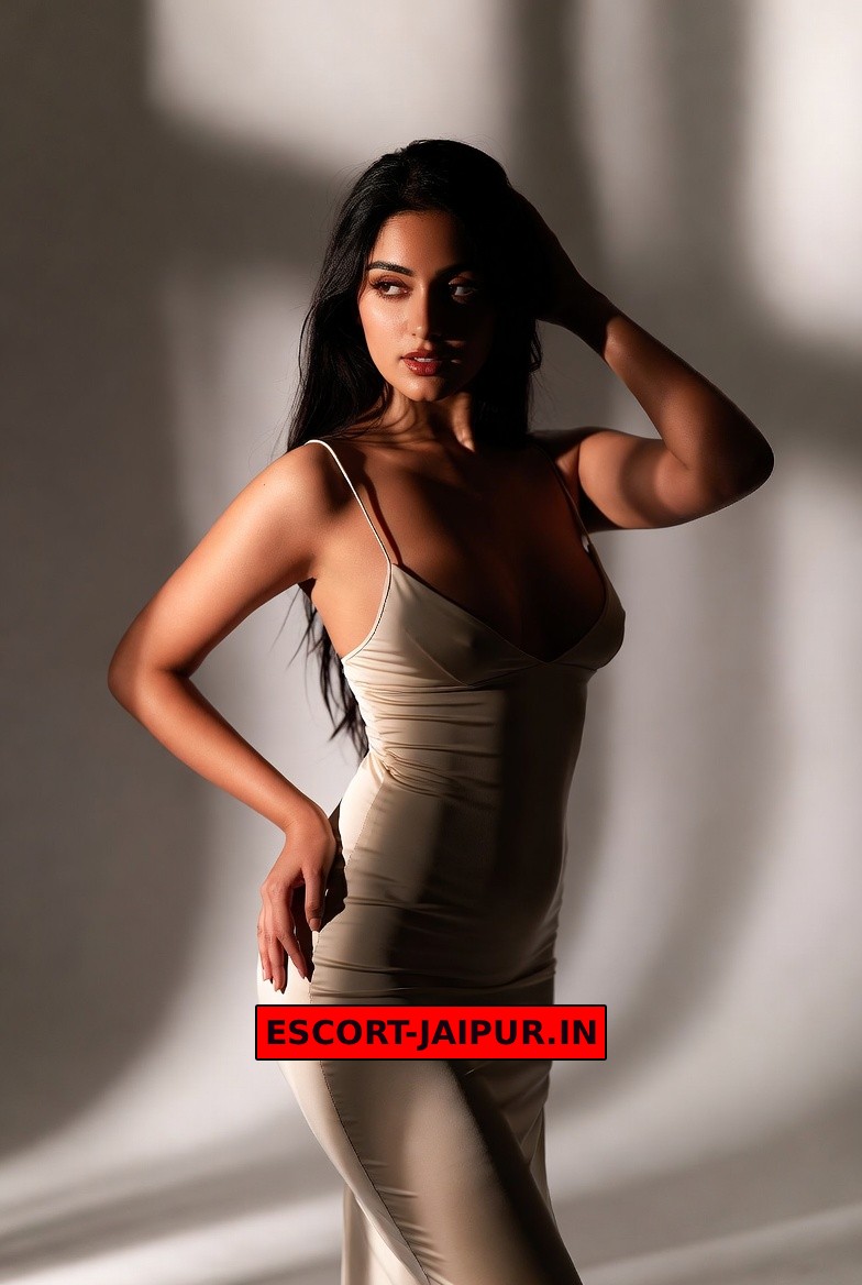 Curvy hot Chandpole escort model